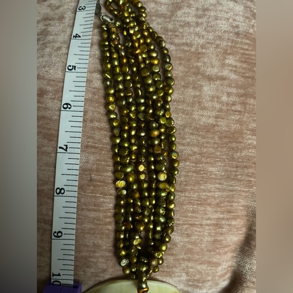 Elegant seashell beaded necklace - Picture 3 of 4